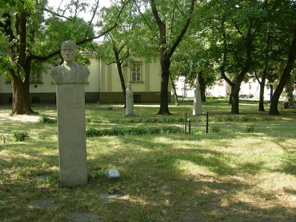 Hary Hotel Kecskemét Exteriör bild