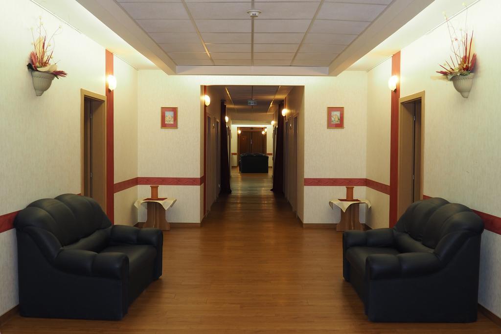 Hary Hotel Kecskemét Exteriör bild