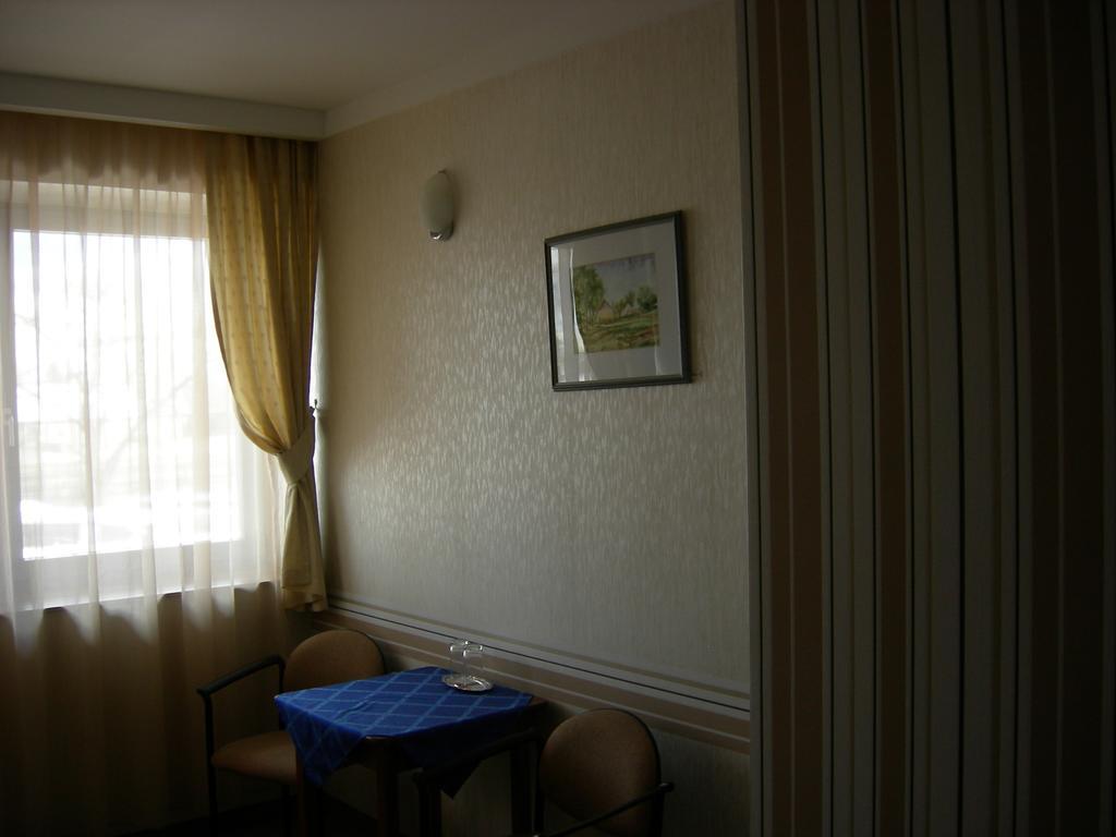 Hary Hotel Kecskemét Rum bild